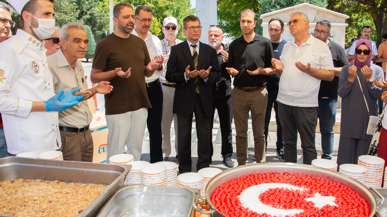Selçuk Üniversitesinde aşure ikramı